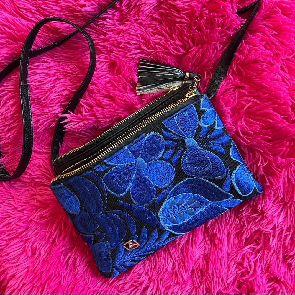 Vintage blue stitch purse